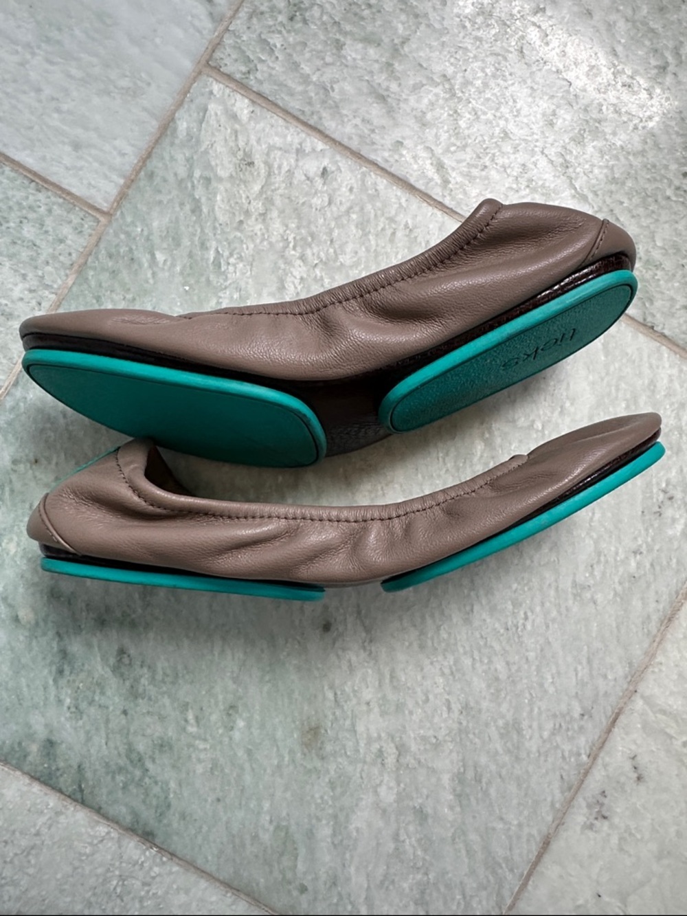 TIEKS by Gavrieli Taupe Leather Ballet Foldable Flats Size 7 VGUC EXUC - Picture 6 of 8